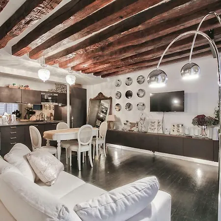 Apartment Pleasant In The Heart Of ! *