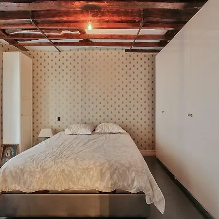 Apartment Pleasant In The Heart Of ! Paris